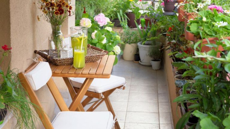 How to Design a Small Balcony Garden